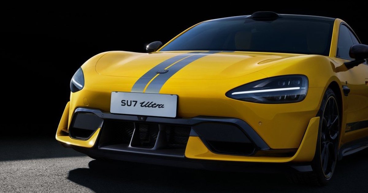 Tragedija Kinijoje: po avarijos užsiliepsnojusiame elektromobilyje žuvo įkalintas vairuotojas