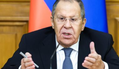 Karas Ukrainoje. Rusija nesutinka su Trumpo siūlymu - Delfi