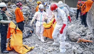Indonezijoje baigta mokyklos griūties aukų paieška