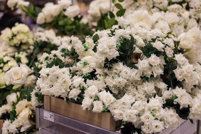 „Maxima“ nuotr./Dirbtinės gėlės MAXIMOJE