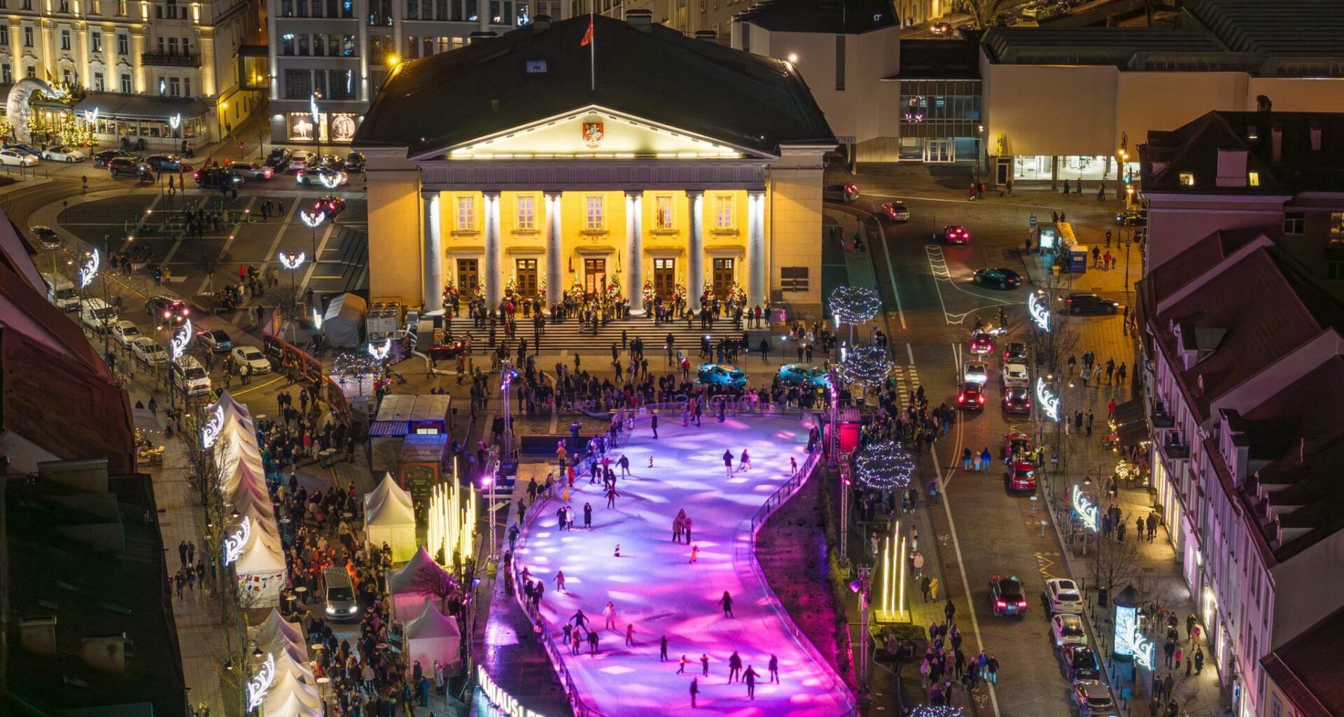 Aišku, kur šiemet įsikurs šventinė čiuožykla