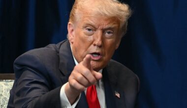 Donaldas Trumpas pasirašė prekybos ir retųjų žemių mineralų susitarimą su Malaizija