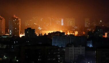 Karas Ukrainoje. Rusai smogė Ukrainai: sužeistų dešimtys, dalis liko be elektros ir vandens