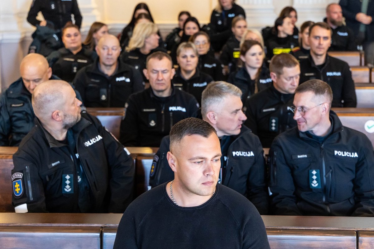 Apeliacinis teismas moterį nukovusį policininką išteisino dėl nužudymo