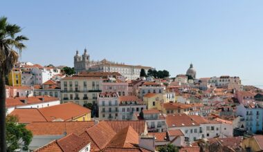 Alfama rajonas Lisabonoje pakeri daug turistų, bet yra ir trūkumų