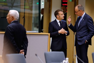 Briuselyje susirinkę ES vadovai siekia preliminariai pritarti reparacijų paskolai