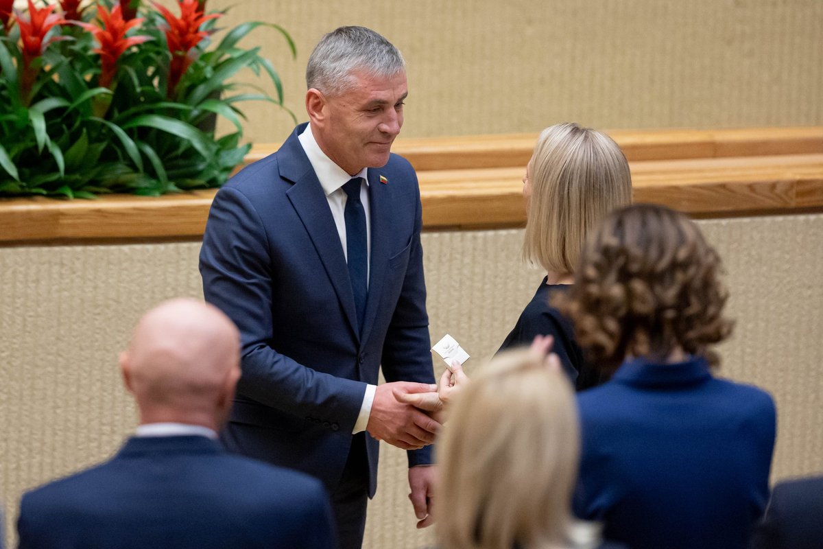 Socialdemokrato atsakas „Nemuno aušros“ paskyrai feisbuke: „užsičiaupk“ - Delfi