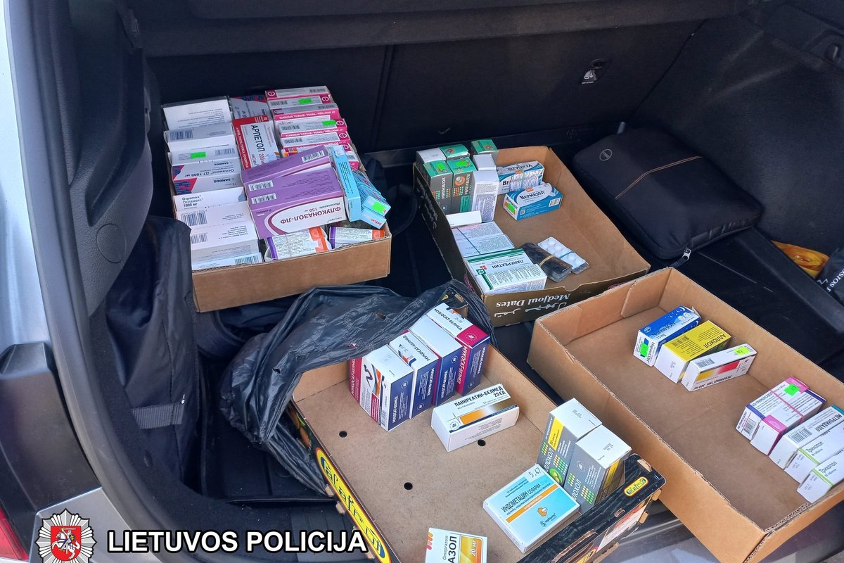Policija sulaikė nelegaliai vaistais turguje prekiavusią moterį