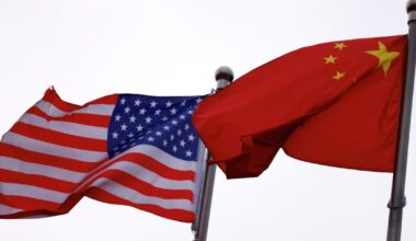 Iš Kinijos – raudoni signalai: „JAV turėtų atsargiai rinkti žodžius“