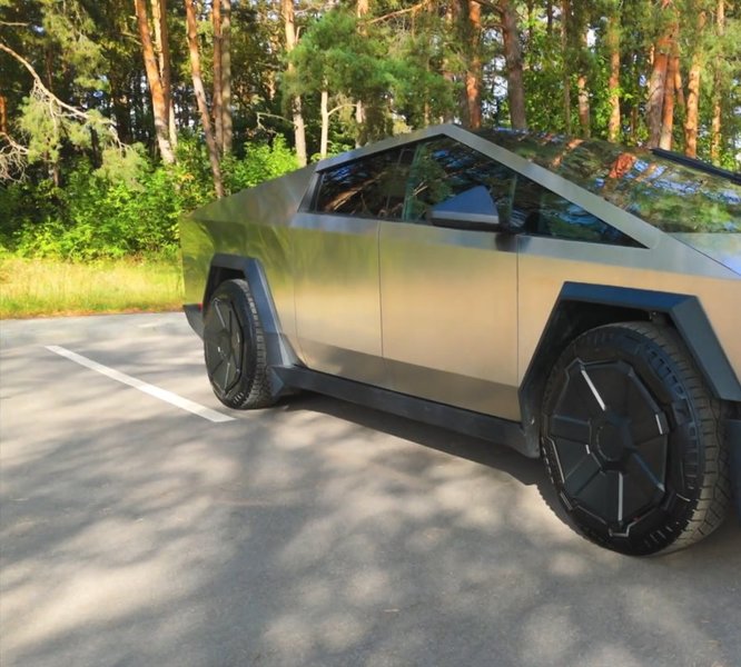 „e-Gazas-Dugnas“ išbandytas „Tesla Cybertruck“ (nuotr. stop kadras) 8