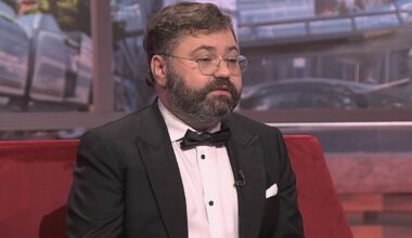 Tris dukras auginantis operos solistas Rafailas Karpis: esu barzdota namų primadona