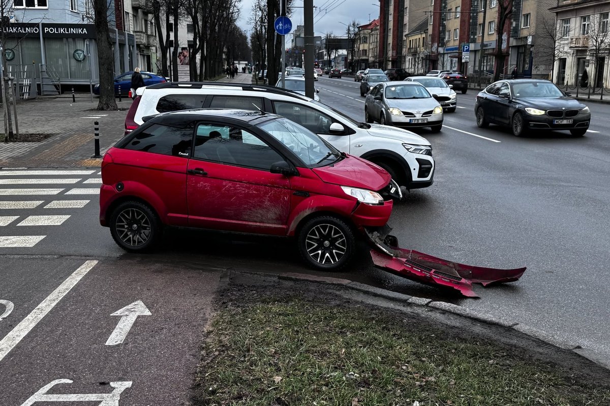 Pareigūnai kreipiasi į populiarėjančio mikrotransporto priemonių vairuotojus: elkitės atsakingai