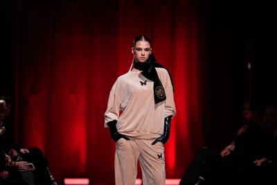 Agnė Kuzmickaitė pristatė naujausią, 2026 metų pavasariui-vasarai skirtą drabužių kolekciją