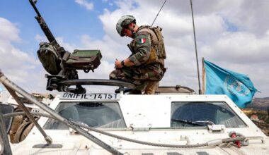 Izraelio kariuomenė apkaltino JT taikdarius sekmadienį numušus droną Pietų Libane