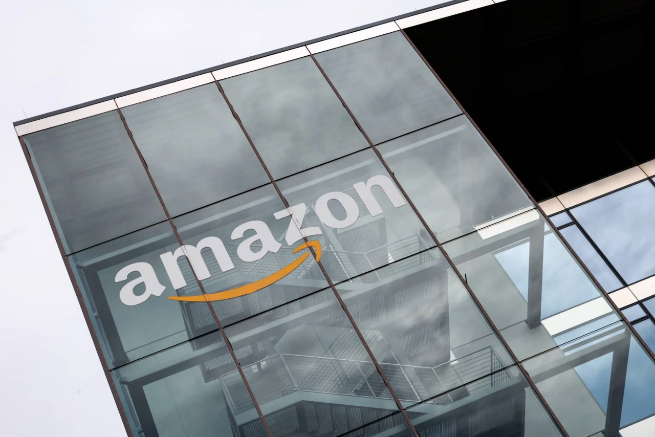 Didindama investicijas į DI, „Amazon“ atleidžia 14.000 darbuotojų