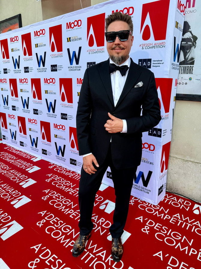 Asmeninio archyvo nuotr./Kęstutis Lekeckas raudonojo kilimo apdovanojimuose Komo