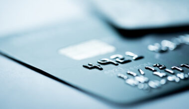 Kreditinė ar debeto kortelė: ekspertė paaiškino, kaip išsirinkti tinkamiausią | Verslas