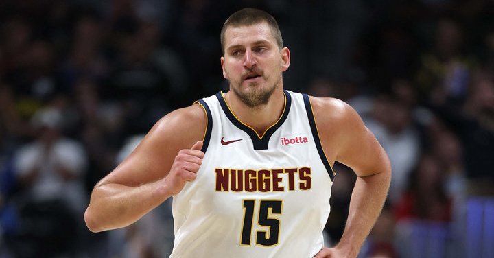 Valančiūnas tapo istorinio Jokičiaus pasiekimo liudininku