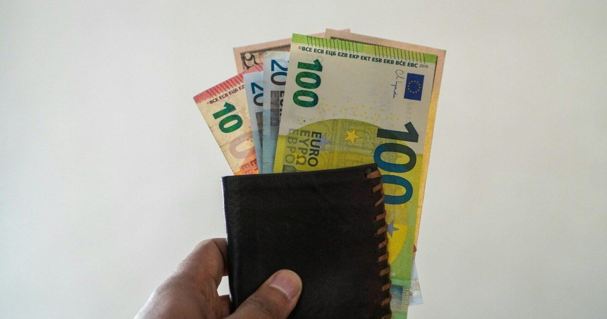 Lietuviai skolintis nebebijo: vidutinė paskolos suma per metus išaugo daugiau nei trečdaliu