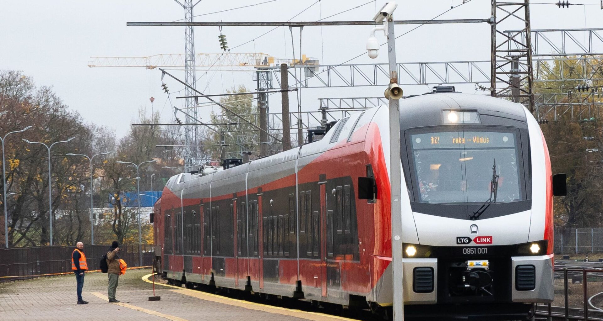Vilniuje pasirodė pirmieji elektriniai „Stadler“ traukiniai (nuotraukos)