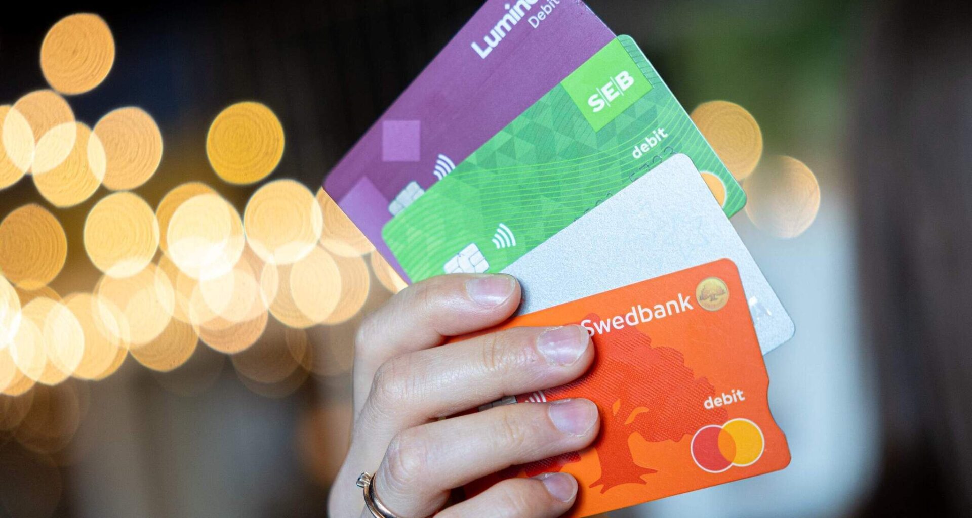 Bankai kitąmet kels kai kurių paslaugų įkainius