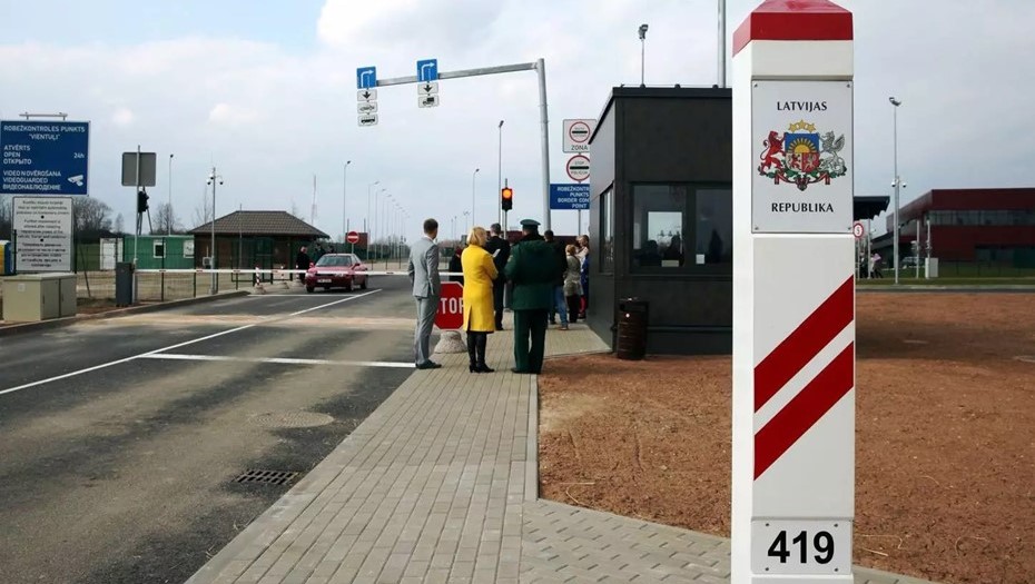 Rusija pažadėjo padėti iš Latvijos išsiųstiems rusams - Respublika.lt