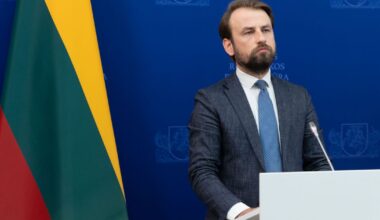 Iš pareigų traukiasi prezidento patarėjas Bundza - Respublika.lt