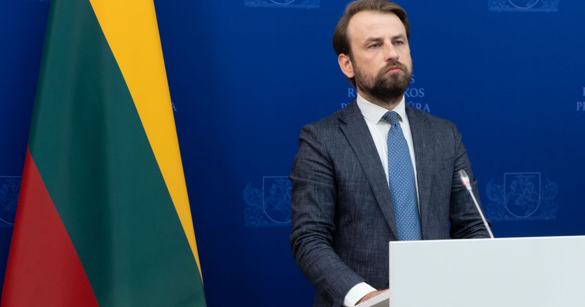 Iš pareigų traukiasi prezidento patarėjas Bundza - Respublika.lt
