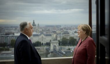 Angela Merkel dėl karo Ukrainoje kaltina Lenkiją ir Baltijos šalis - Respublika.lt