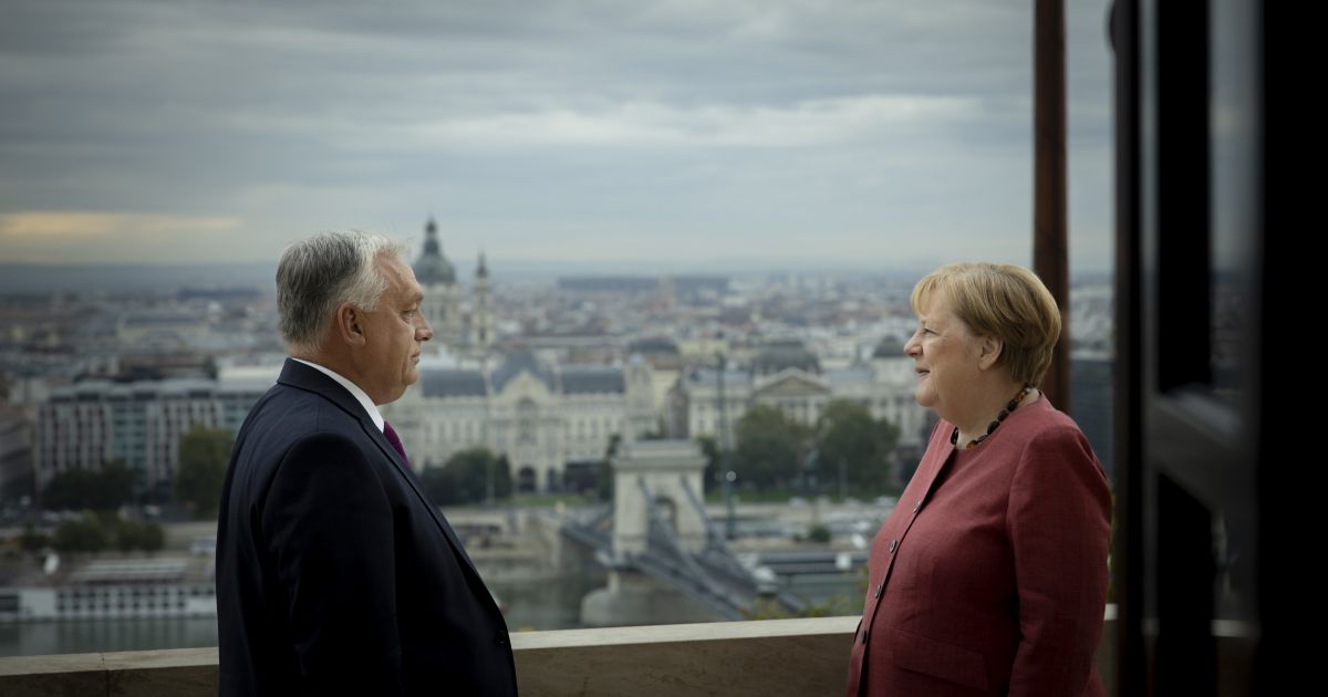 Angela Merkel dėl karo Ukrainoje kaltina Lenkiją ir Baltijos šalis - Respublika.lt