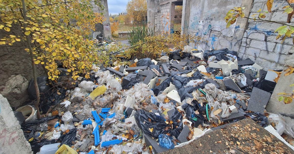 Slapti kariniai dokumentai atsidūrė sąvartyne - Respublika.lt