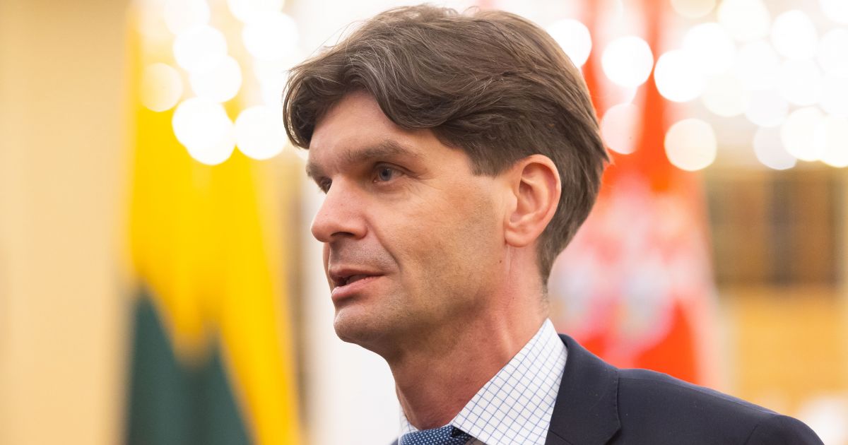 Ignas Vėgėlė ragina grąžinti pagarbą Lietuvos trispalvei - Respublika.lt