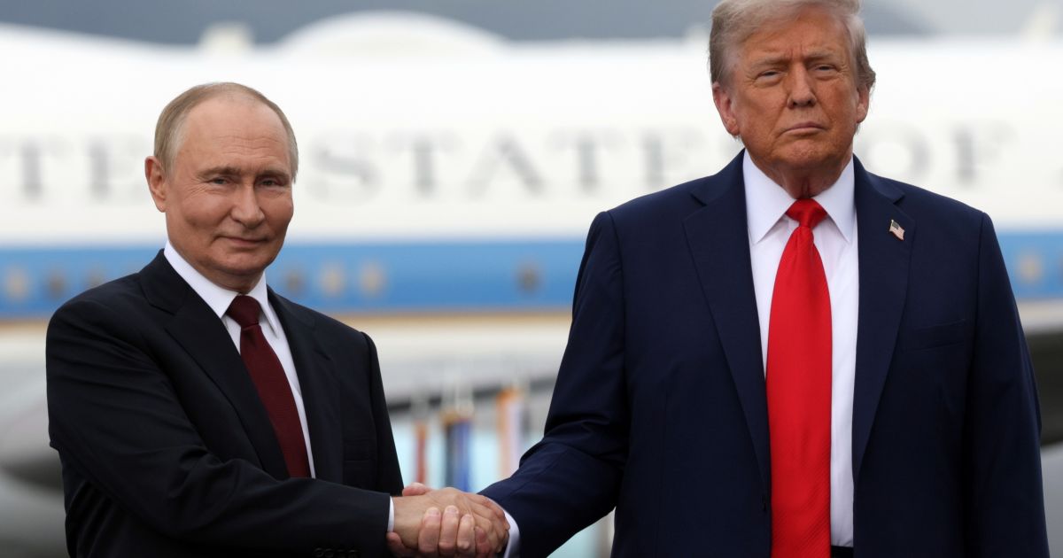 „Politinis košmaras“: ES pareigūnai apie Trumpo ir Putino susitikimą Budapešte - Respublika.lt