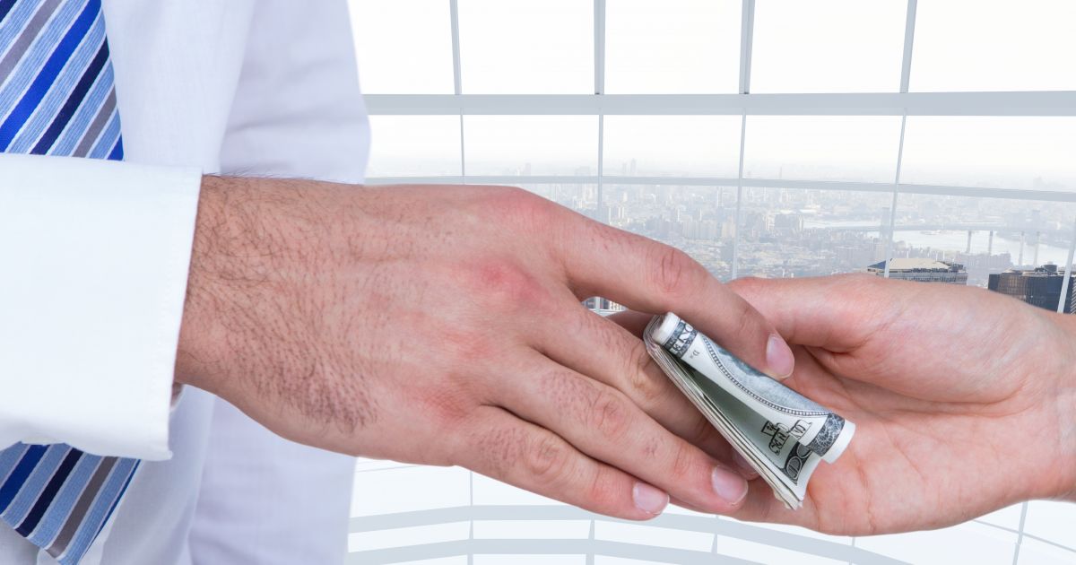 Bankroto administratorių byla: siekta ir 400 tūkst. eurų kyšio? - Respublika.lt