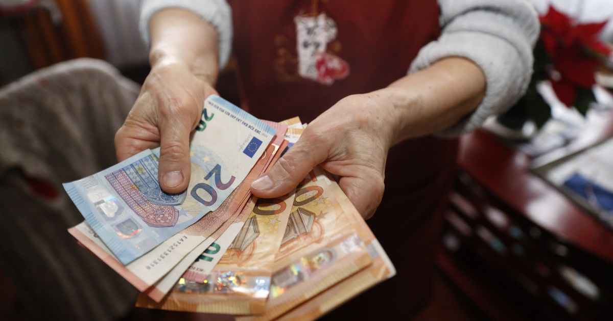 Ministerija: pensijos kitąmet augs 80–90 eurų - Respublika.lt