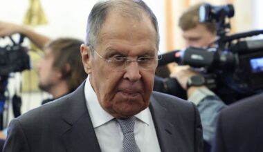 Lavrovas: Vakarų šalys neslepia, kad rengiasi naujam dideliam karui Europoje - Respublika.lt