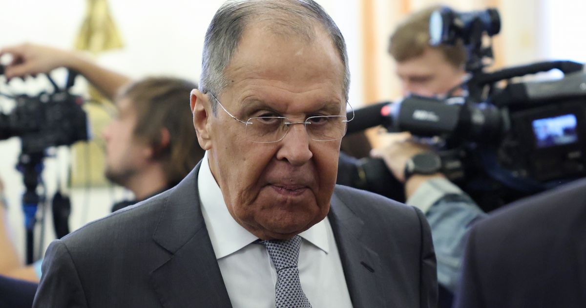 Lavrovas: Vakarų šalys neslepia, kad rengiasi naujam dideliam karui Europoje - Respublika.lt