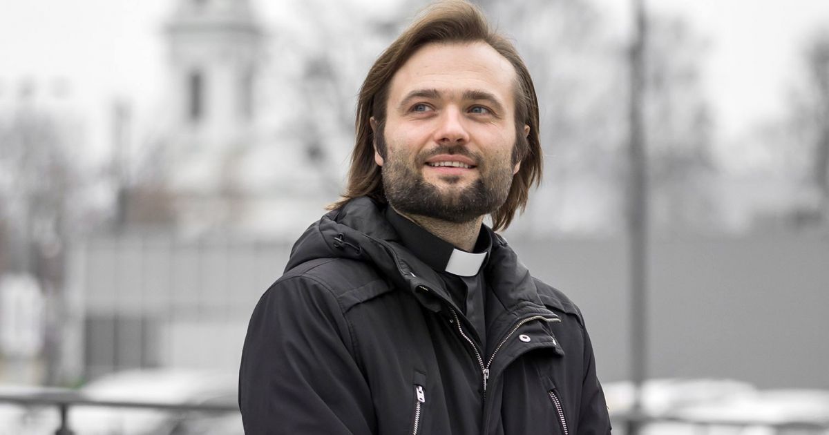 Kunigas Algirdas Toliatas: Vėlinės - ne tik apie išėjusiuosius - Respublika.lt