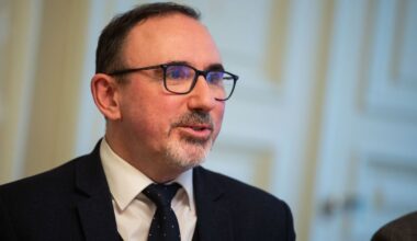 Vilius KAVALIAUSKAS. Atsakas Arūnui Gelūnui: Aš paveikslus Vyriausybei - skolinsiu! - Respublika.lt