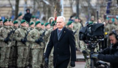 Apklausa: smuko gyventojų pasitikėjimas kariuomene ir Prezidentūra - Respublika.lt