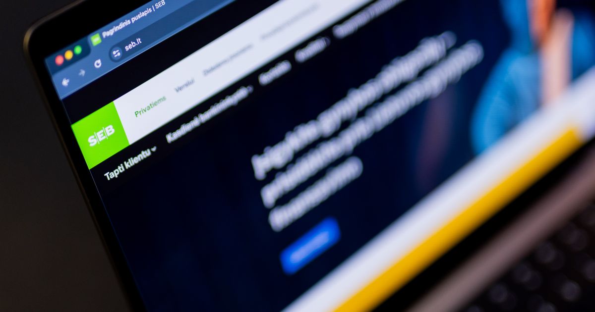 Trys didieji bankai kitąmet kels dalies paslaugų įkainius - Respublika.lt