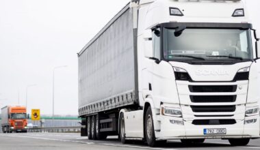 Vyriausybė pritarė siūlymui riboti iš trečiųjų šalių įvažiuojančių vilkikų kuro kiekį bakuose - Respublika.lt