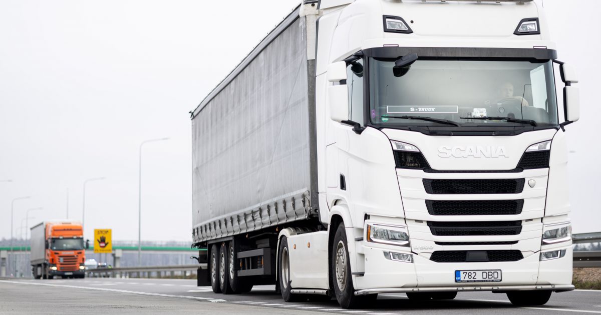 Vyriausybė pritarė siūlymui riboti iš trečiųjų šalių įvažiuojančių vilkikų kuro kiekį bakuose - Respublika.lt