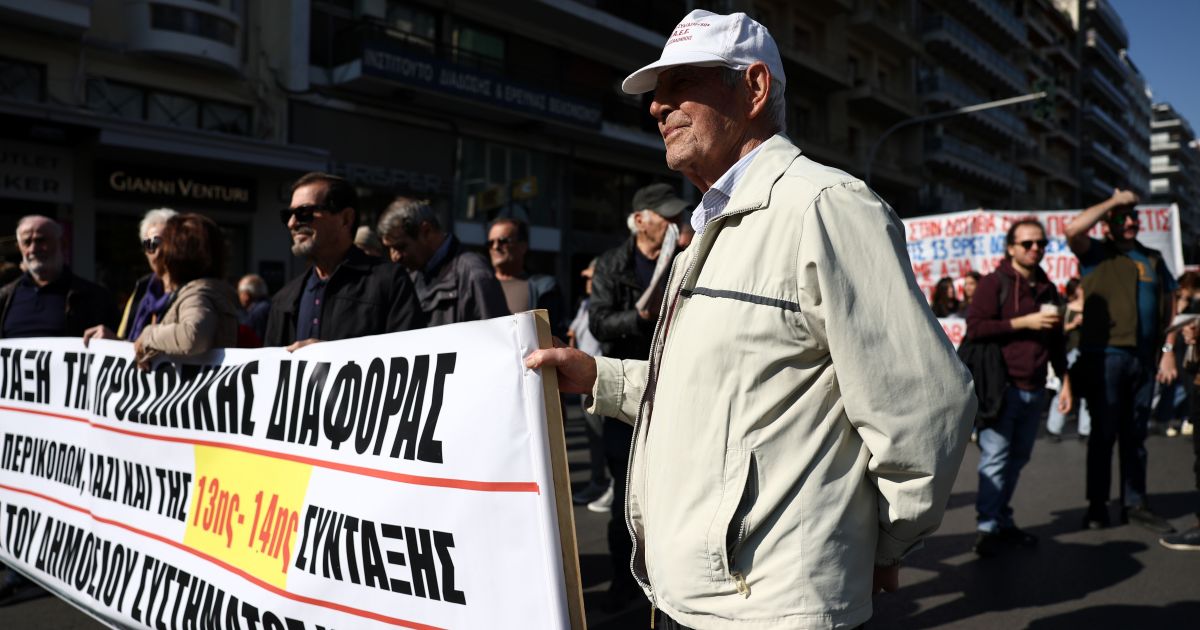 Graikai vėl streikuoja dėl siūlomo darbo įstatymo - Respublika.lt