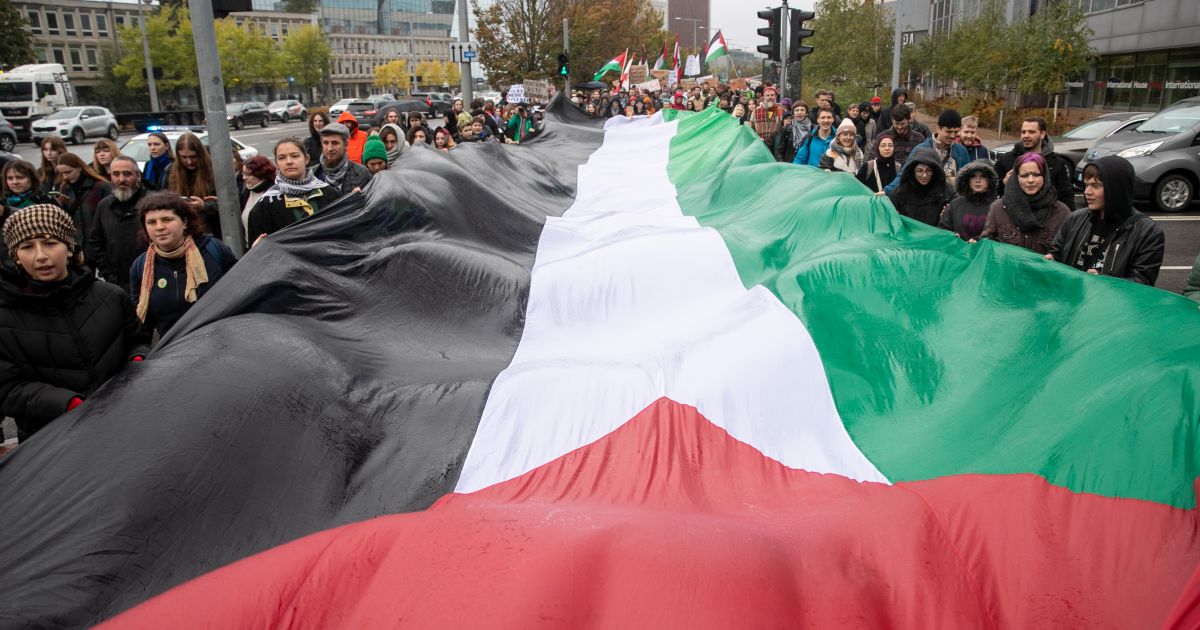 Vilniuje surengtos Izraelio veiksmus Gazoje smerkiančių organizacijų protesto eitynės - Respublika.lt