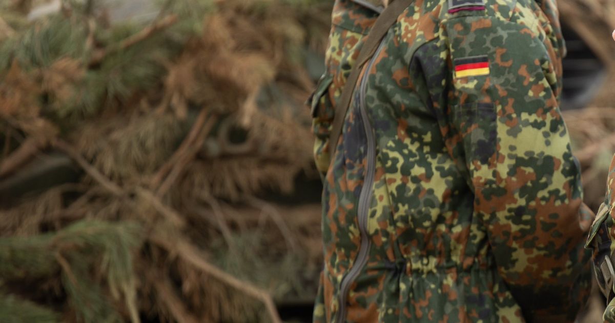 Į iškvietimą atvykę policininkai pašovė karį - Respublika