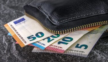 Tučtuojau pasirūpinkite grynaisiais: Danijos bankas siunčia kritinę žinutę lietuviams ir visiems europiečiams