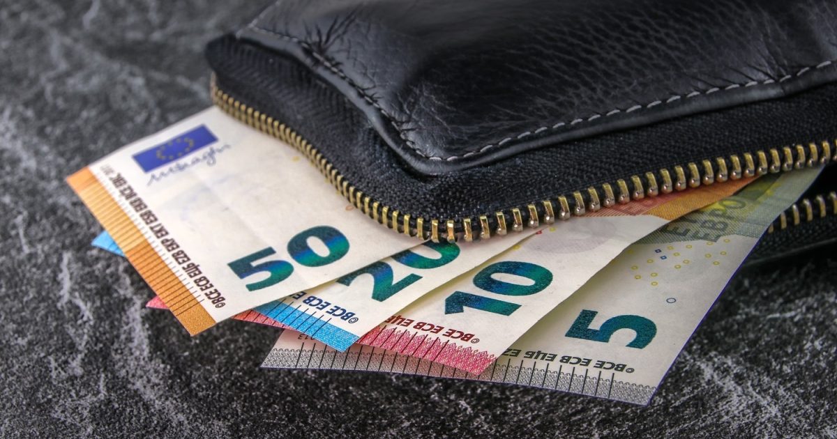 Tučtuojau pasirūpinkite grynaisiais: Danijos bankas siunčia kritinę žinutę lietuviams ir visiems europiečiams