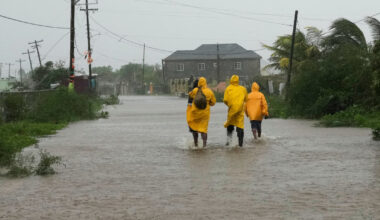 Katastrofiškas uraganas Melissa: Jamaikos regionai „skęsta potvyniuose“