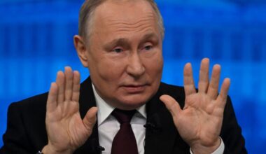 Putinas pasigyrė, kad Pokrovskas apsuptas – žada sustabdyti ugnį ir kviečia žiniasklaidą